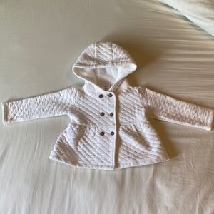 Carter’s quilted toddler jacket white size 24 months fur lined hood, like new